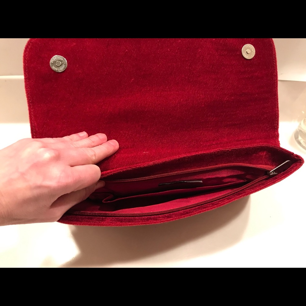 Vintage Red Velvet Clutch - Picture 4 of 6
